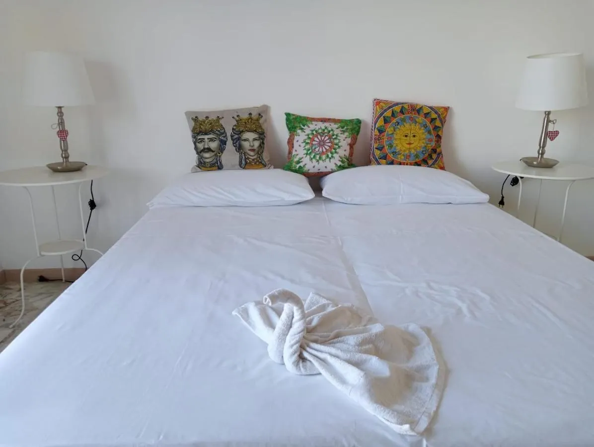 Apartament A Casa Di Alex Katania