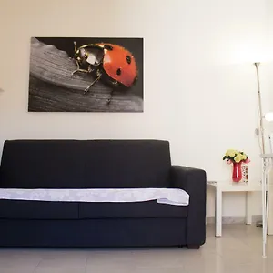 https://casa-coccinella-catania.catania-hotels.net